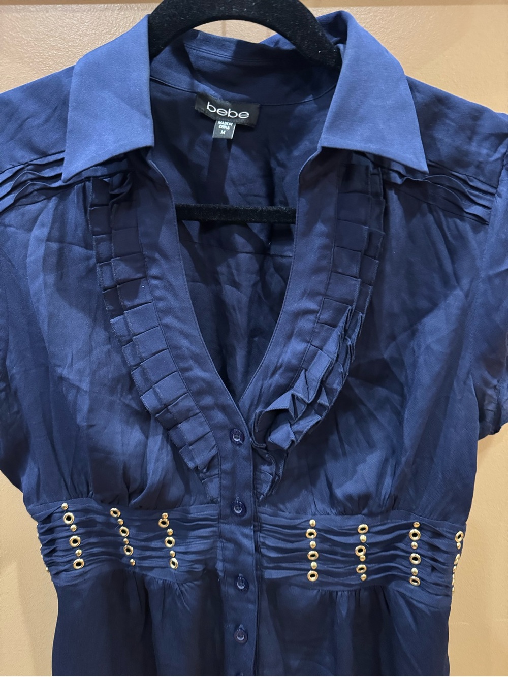 Bebe Midnight Blue Silk blend Ruffled Short-Sleeve Button Front Blouse size Med - Picture 2 of 11